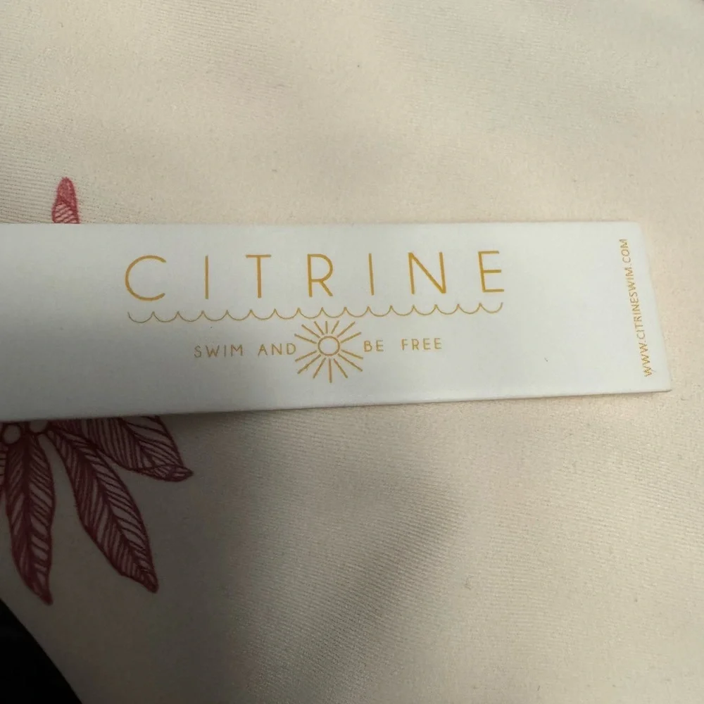 Citrine Palmas Hana top and Lila bottom
